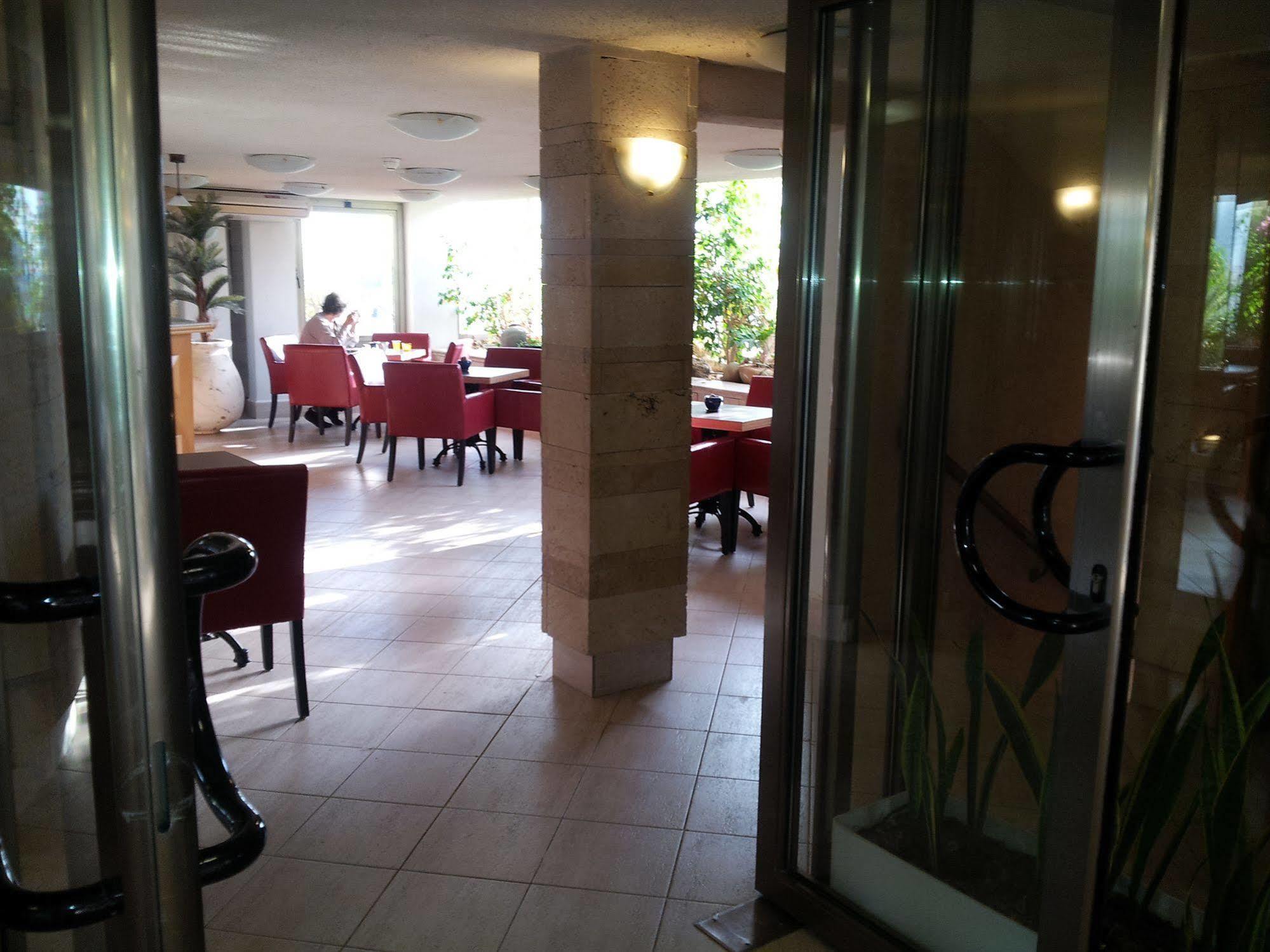 Marom Hotel Haifa Esterno foto