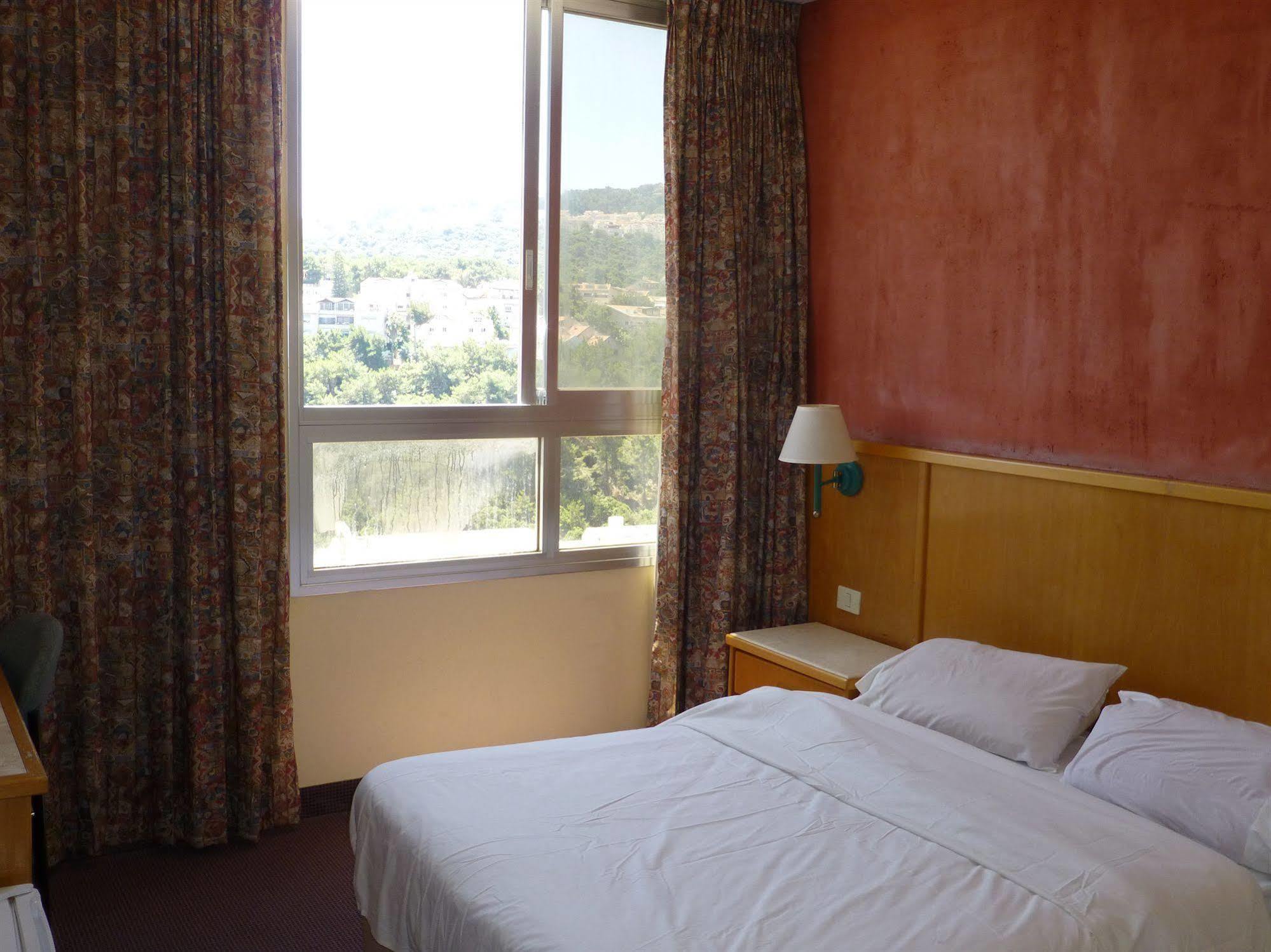 Marom Hotel Haifa Esterno foto