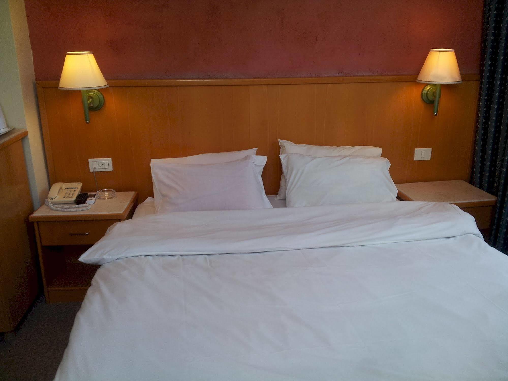 Marom Hotel Haifa Esterno foto