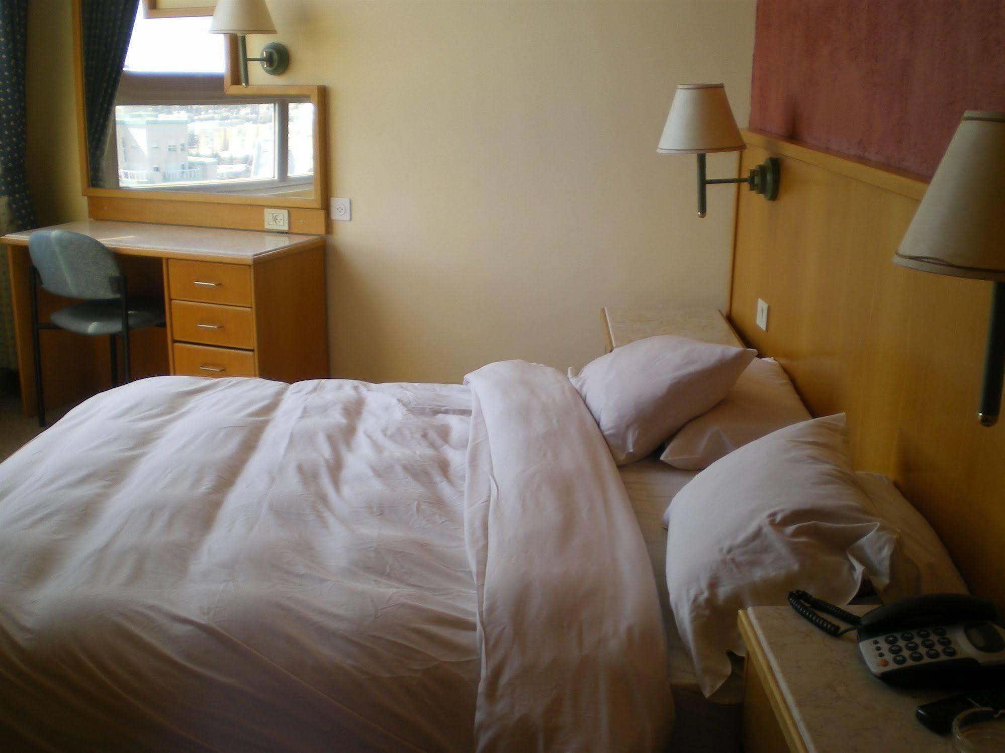 Marom Hotel Haifa Esterno foto
